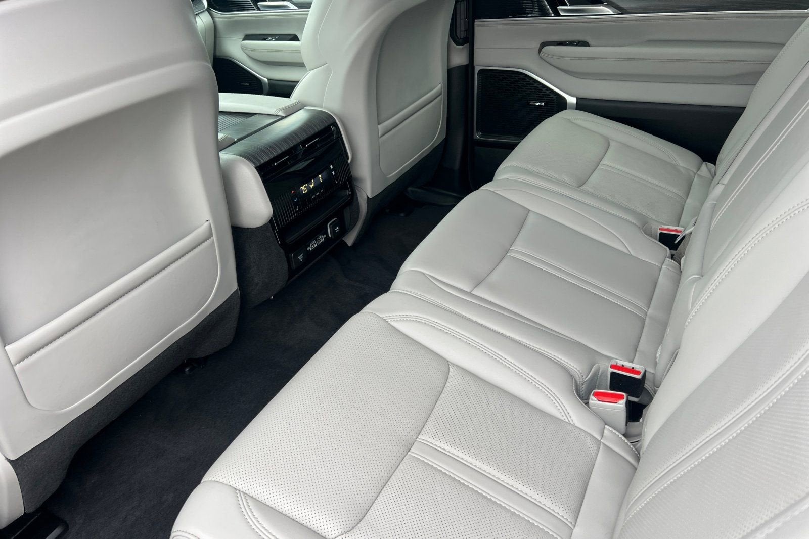 2023 Jeep Wagoneer Series III