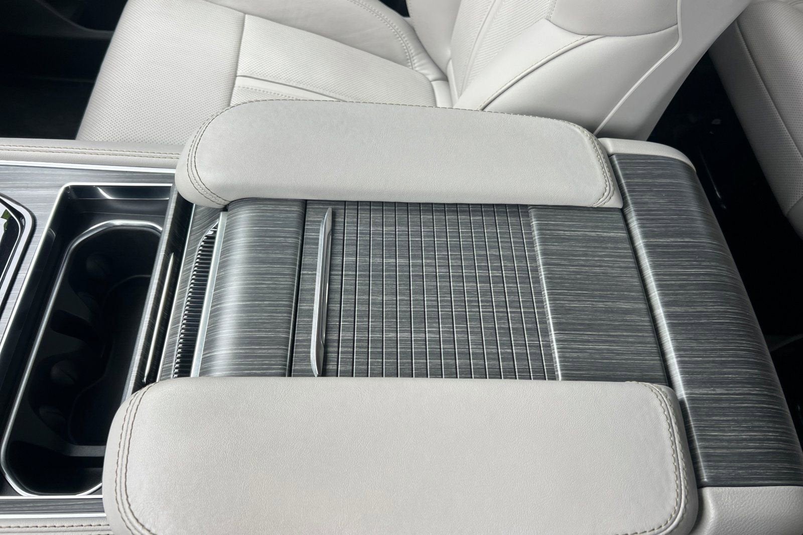 2023 Jeep Wagoneer Series III