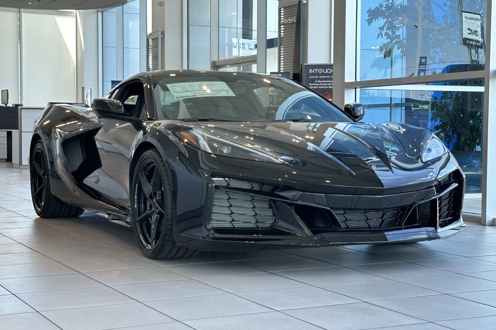 2025 Chevrolet Corvette E-Ray 1LZ