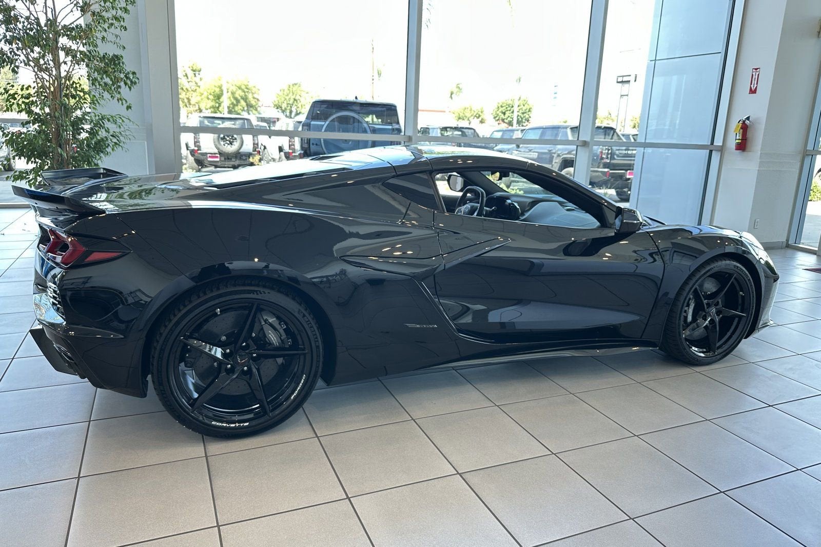 2025 Chevrolet Corvette E-Ray 1LZ