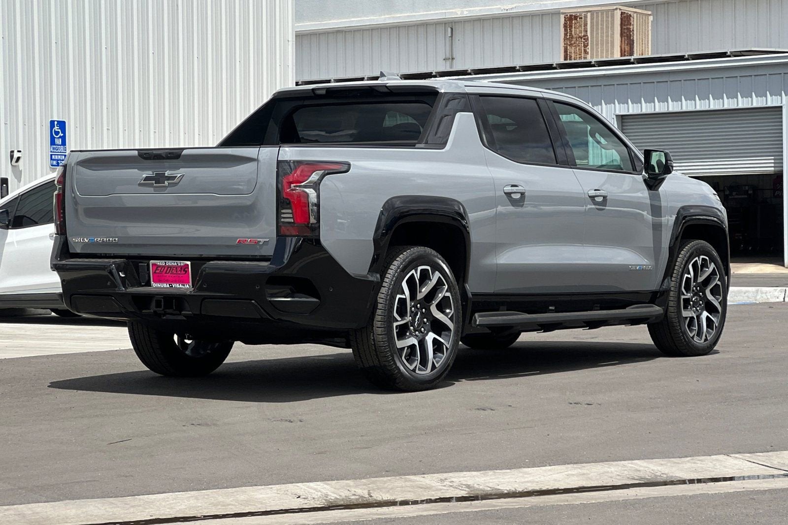 2025 Chevrolet Silverado EV RST - Max Range