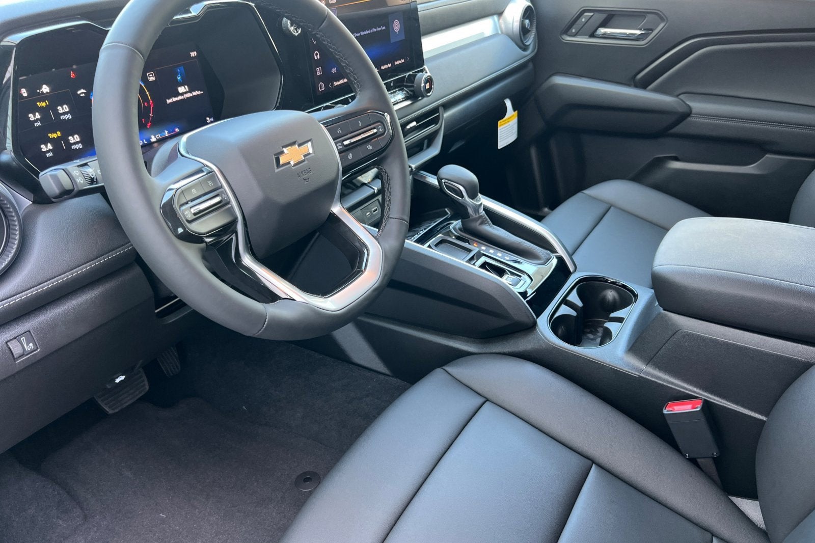 2025 Chevrolet Colorado WT/LT