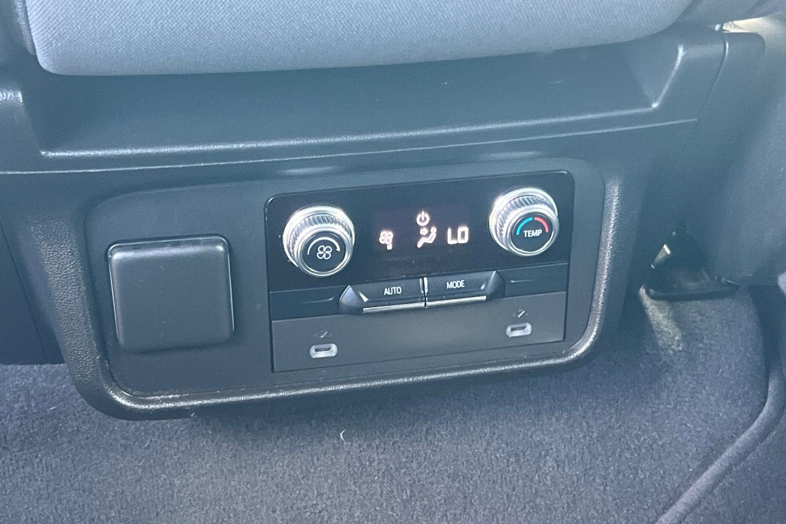 2022 GMC Yukon SLE