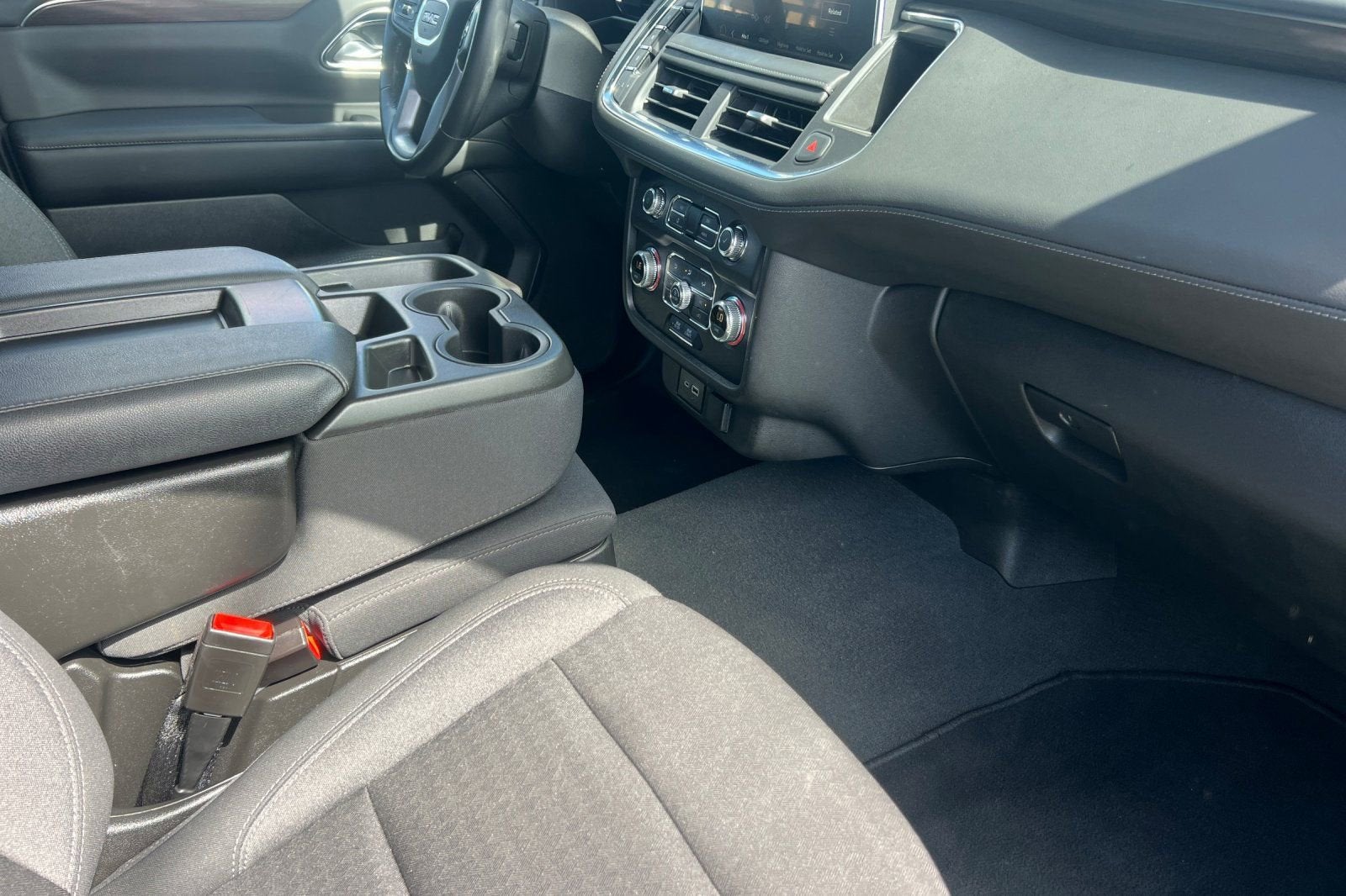 2022 GMC Yukon SLE