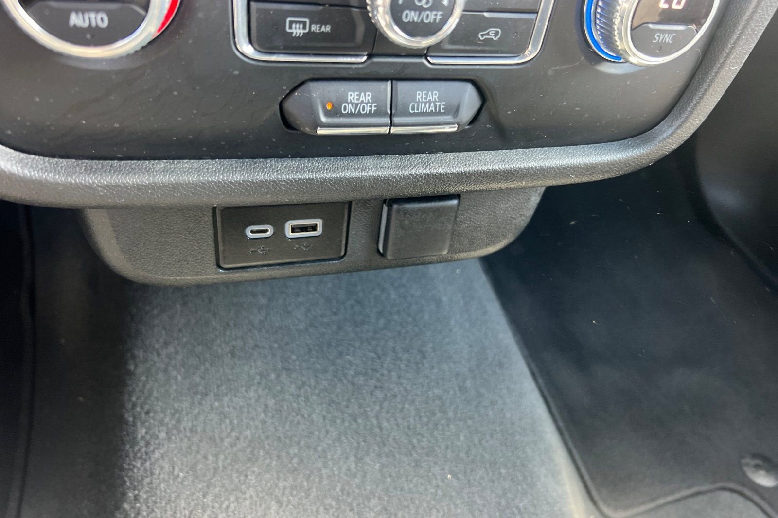 2022 GMC Yukon SLE