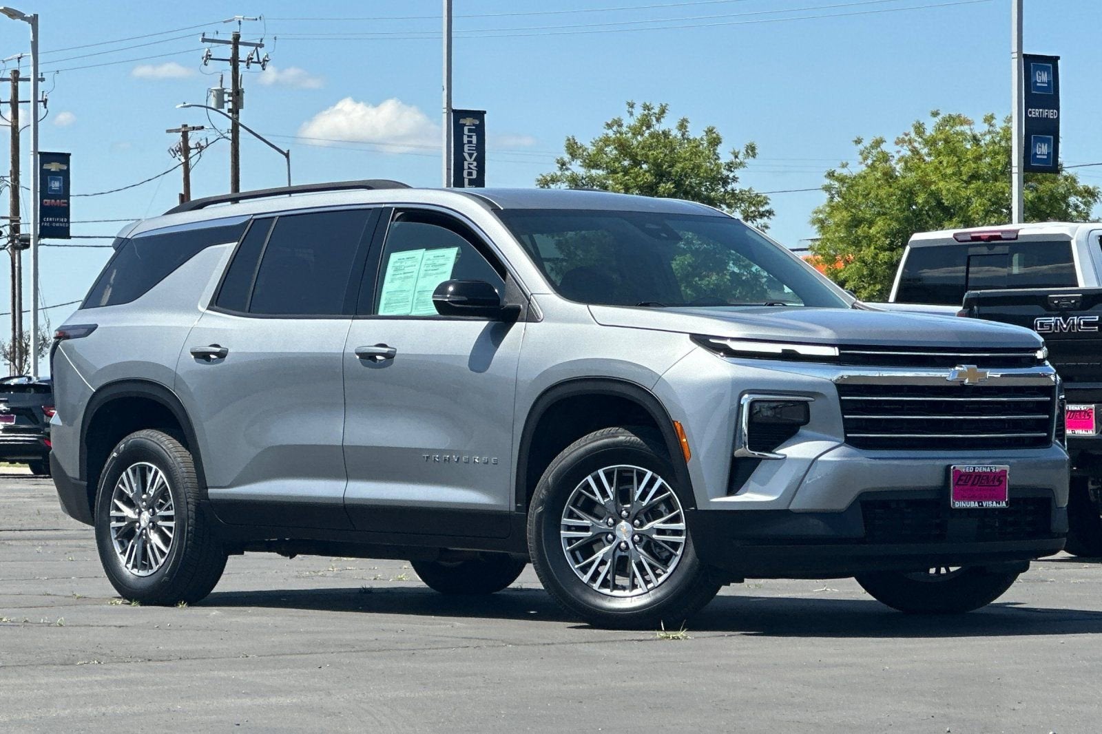 2025 Chevrolet Traverse LT