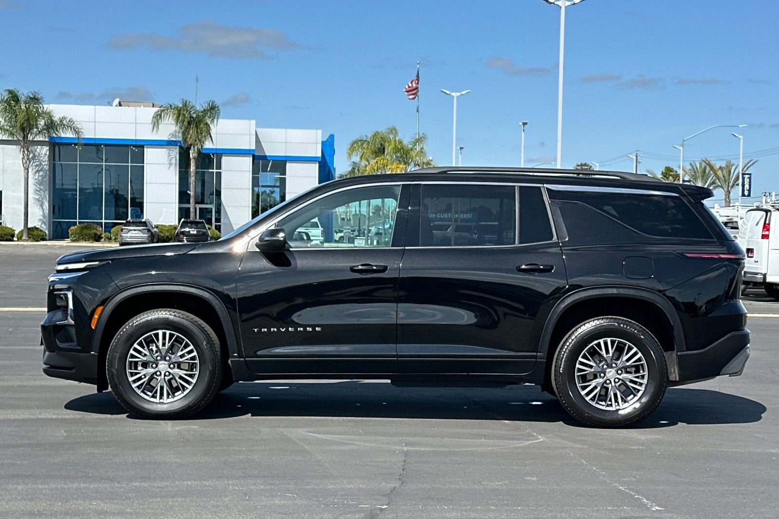 2025 Chevrolet Traverse LT
