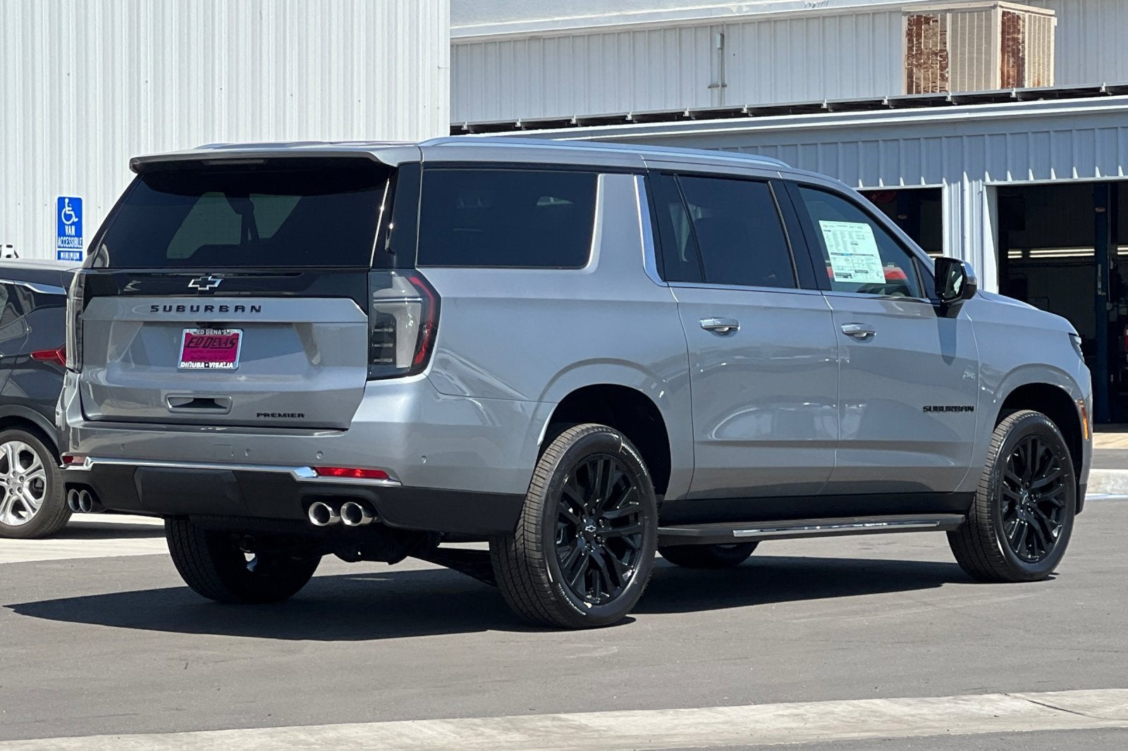 2025 Chevrolet Suburban Premier