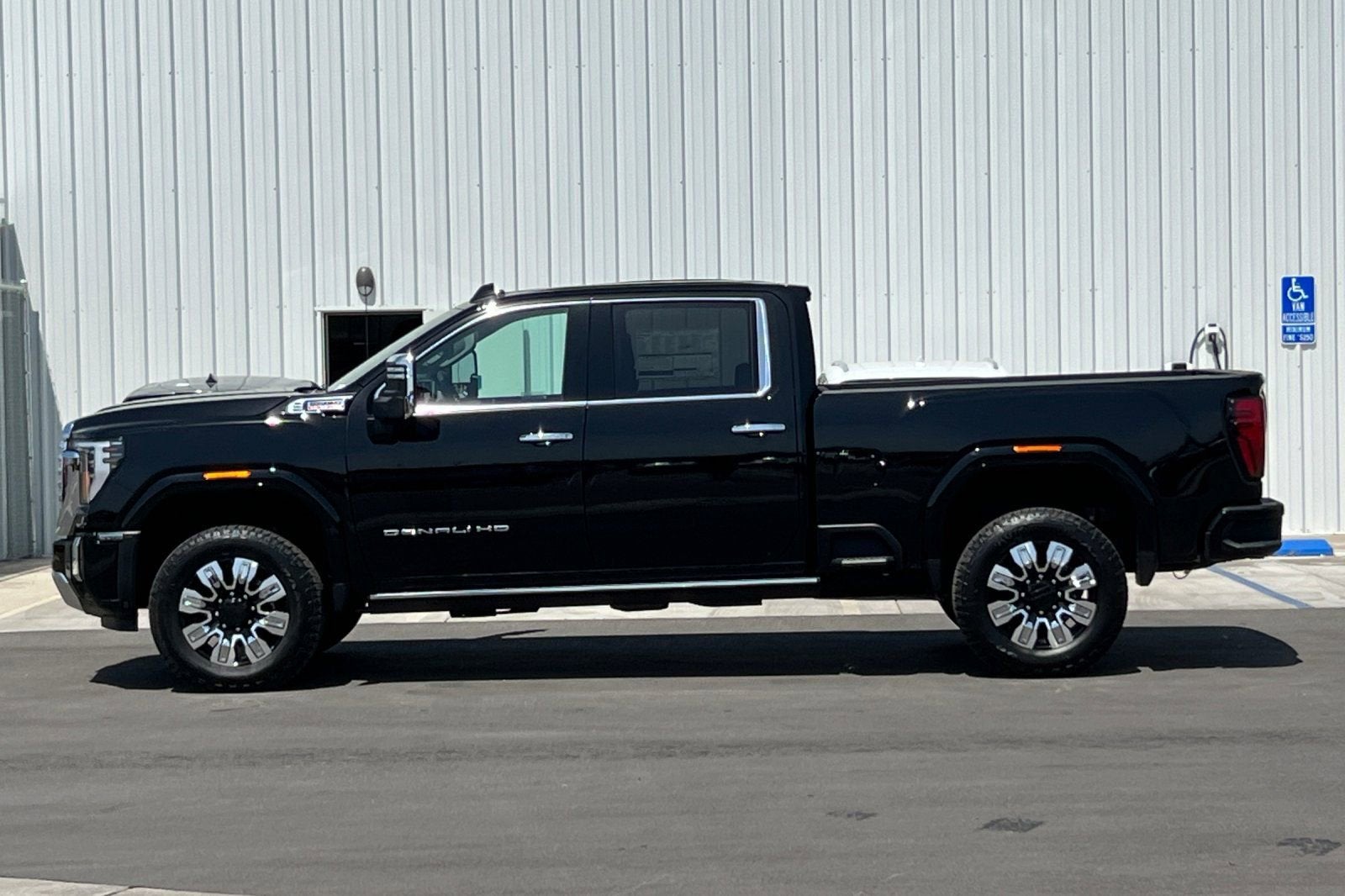2025 GMC Sierra 3500 HD Denali