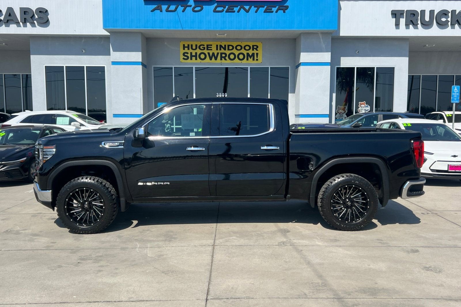 2024 GMC Sierra 1500 SLT