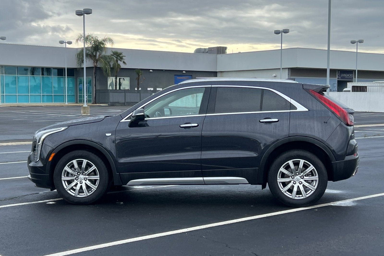 2023 Cadillac XT4 Premium Luxury
