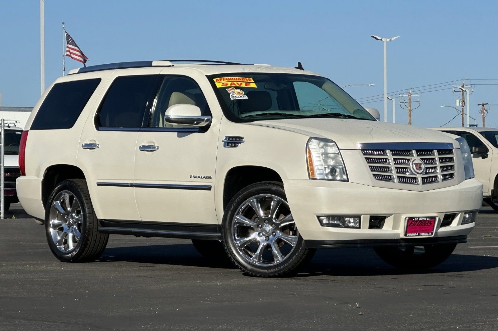 Used 2014 Cadillac Escalade Luxury with VIN 1GYS4BEF5ER243404 for sale in Dinuba, CA