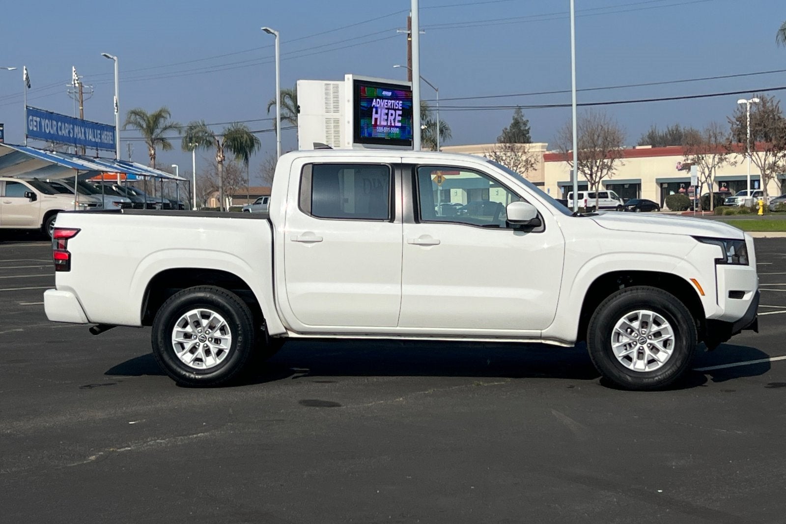 2024 Nissan Frontier SV