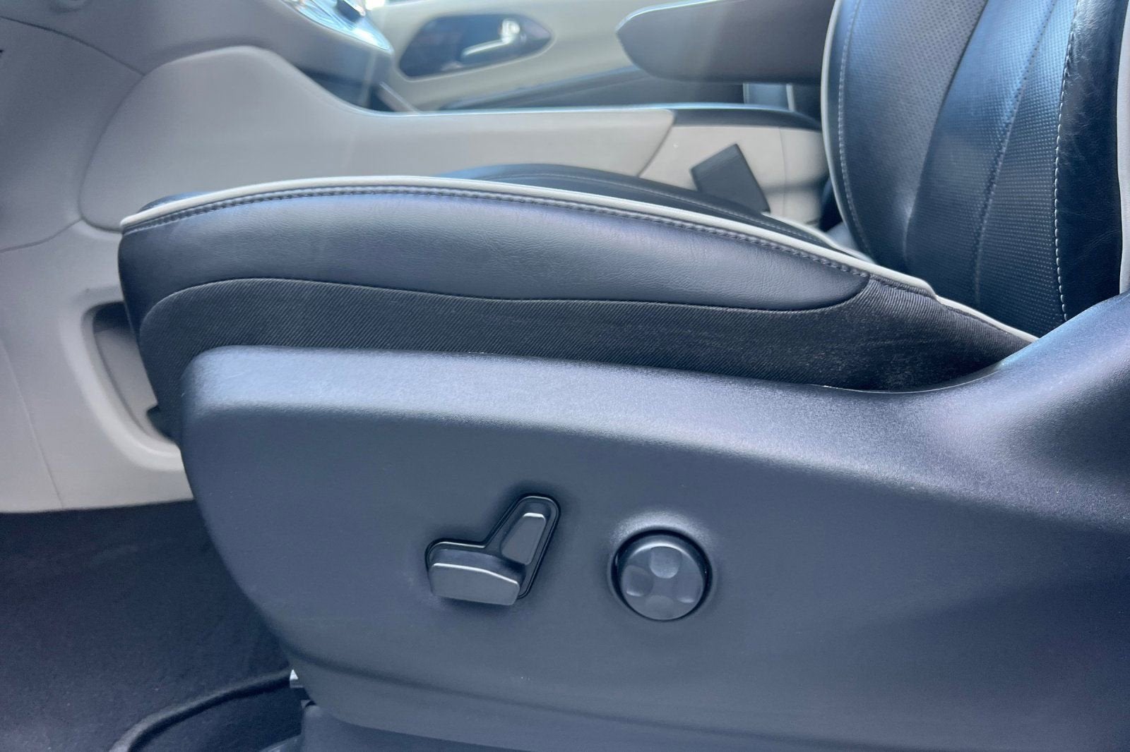 2023 Chrysler Pacifica Hybrid Limited