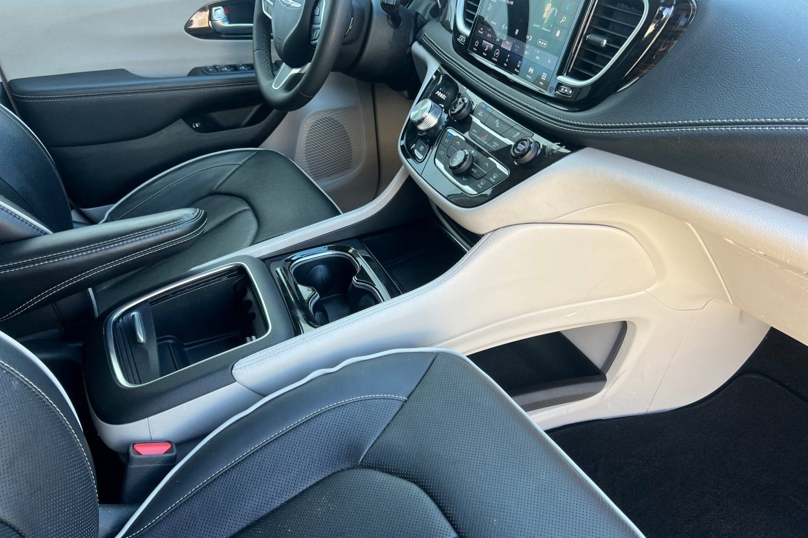 2023 Chrysler Pacifica Hybrid Limited