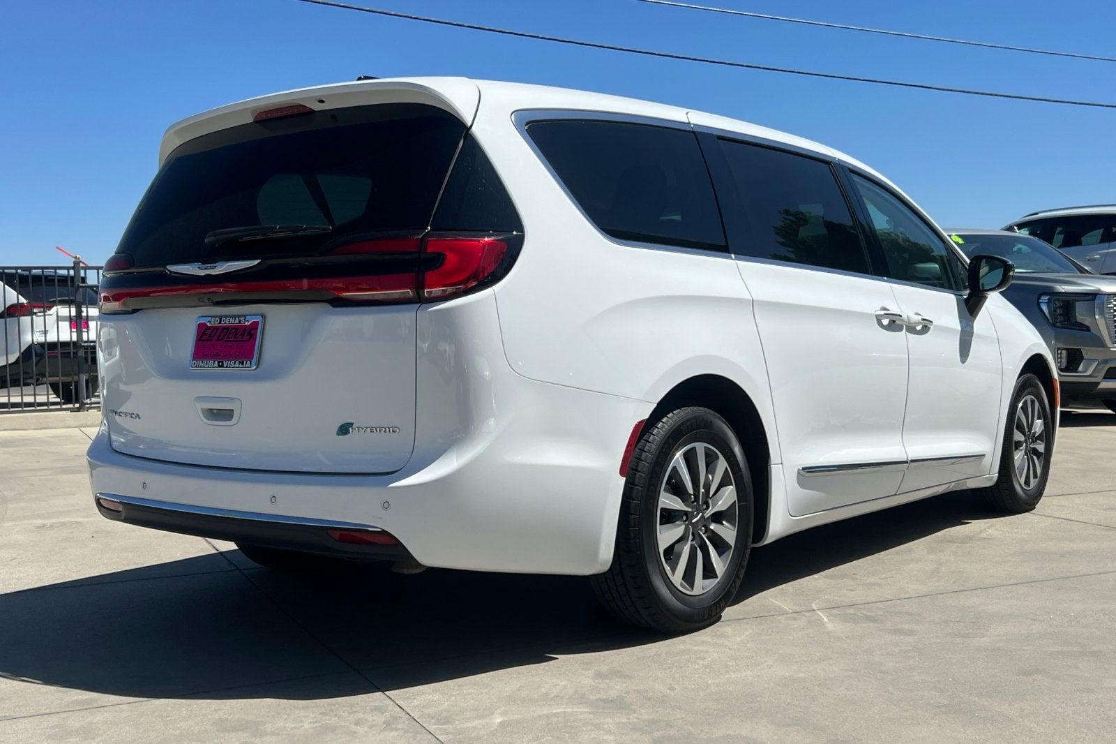 2023 Chrysler Pacifica Hybrid Limited