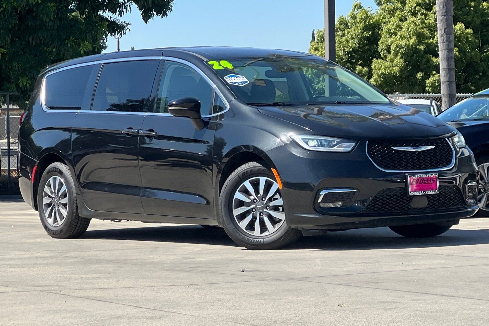 2024 Chrysler Pacifica Hybrid Select