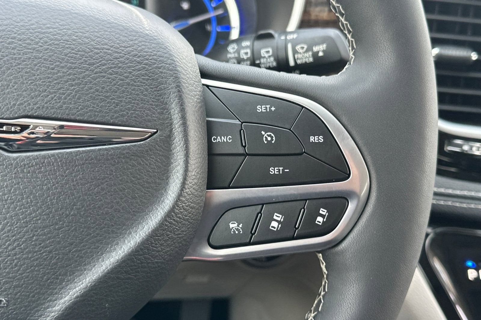2023 Chrysler Pacifica Hybrid Limited