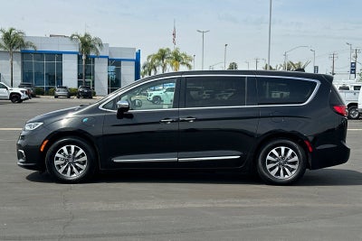 2023 Chrysler Pacifica Hybrid Limited