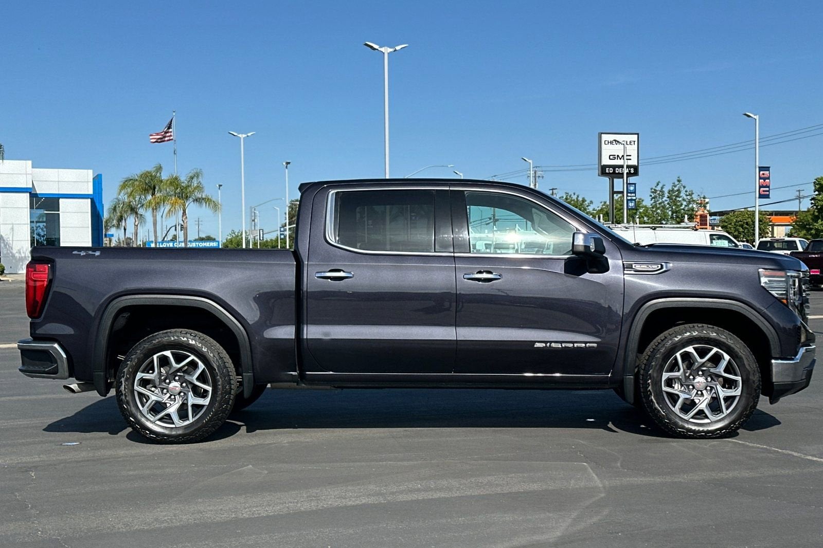 2022 GMC Sierra 1500 SLT