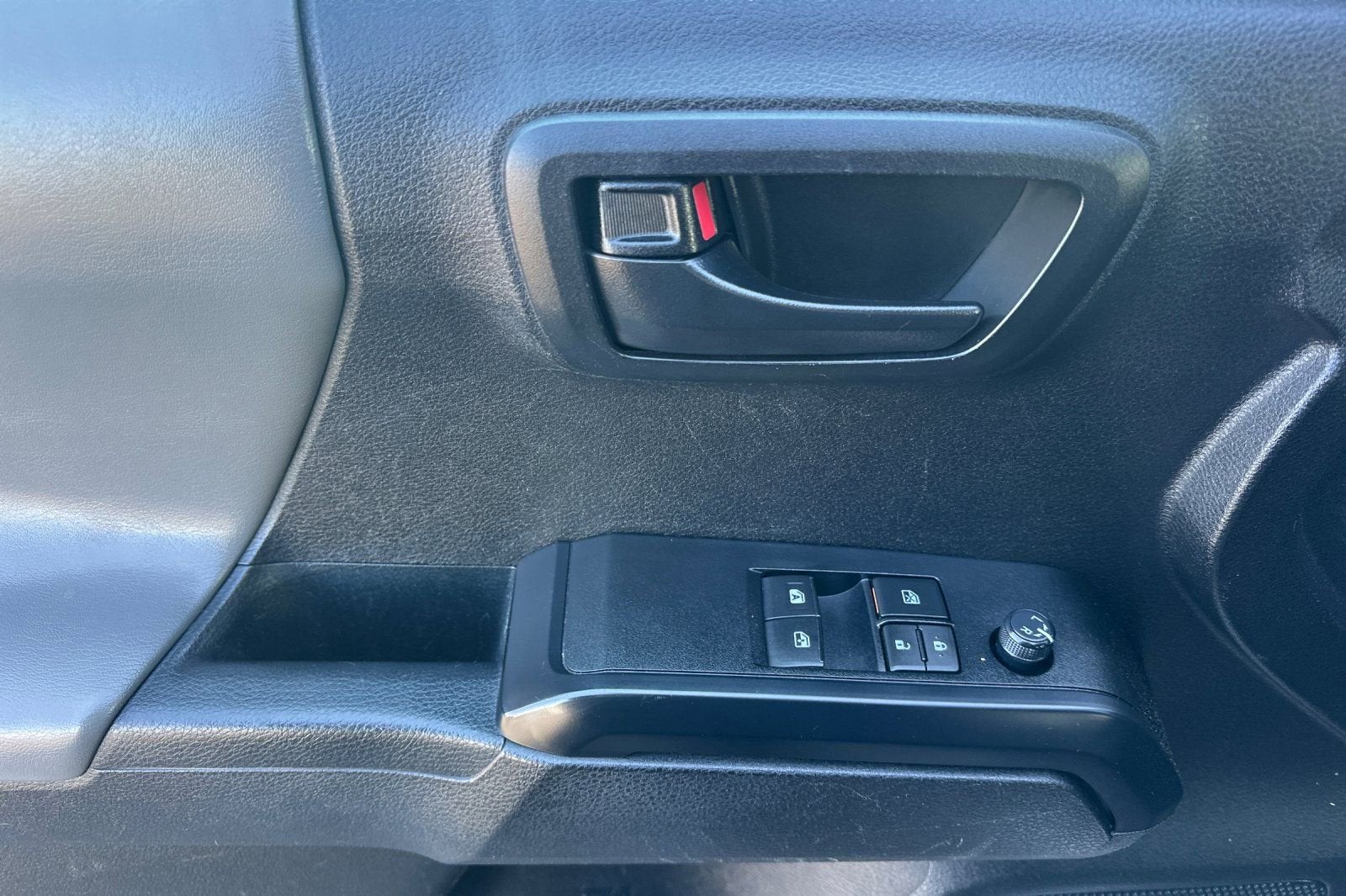 2022 Toyota Tacoma 2WD SR