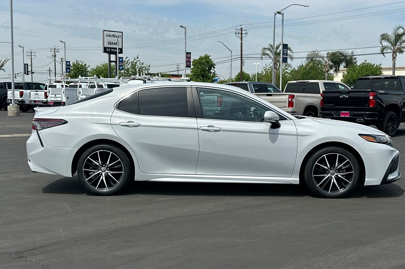 2024 Toyota Camry SE