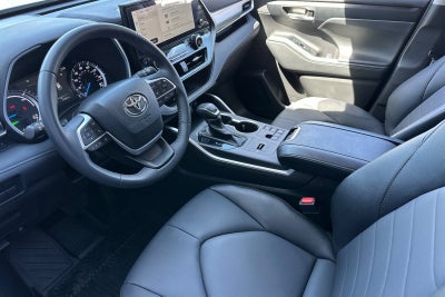 2025 Toyota Highlander Hybrid XLE