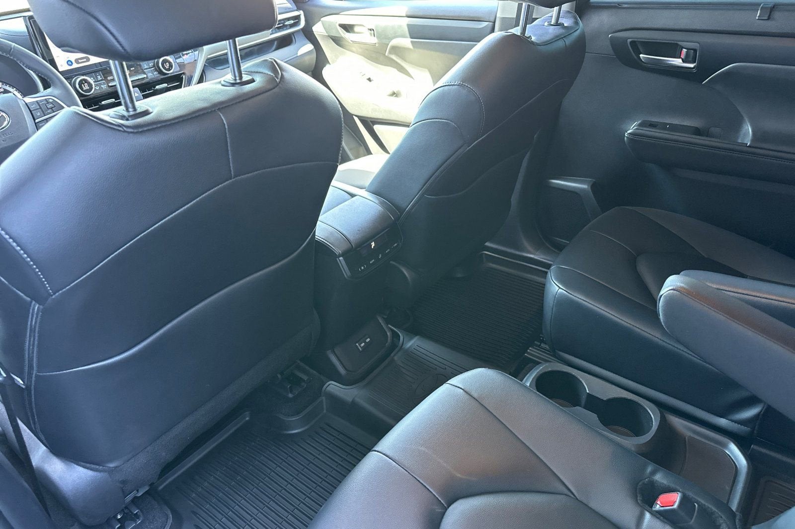 2025 Toyota Highlander Hybrid XLE