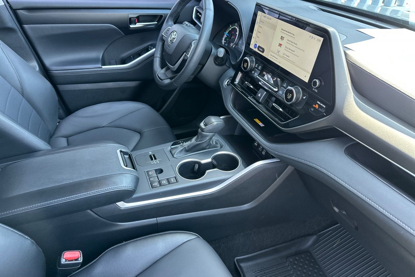 2025 Toyota Highlander Hybrid XLE