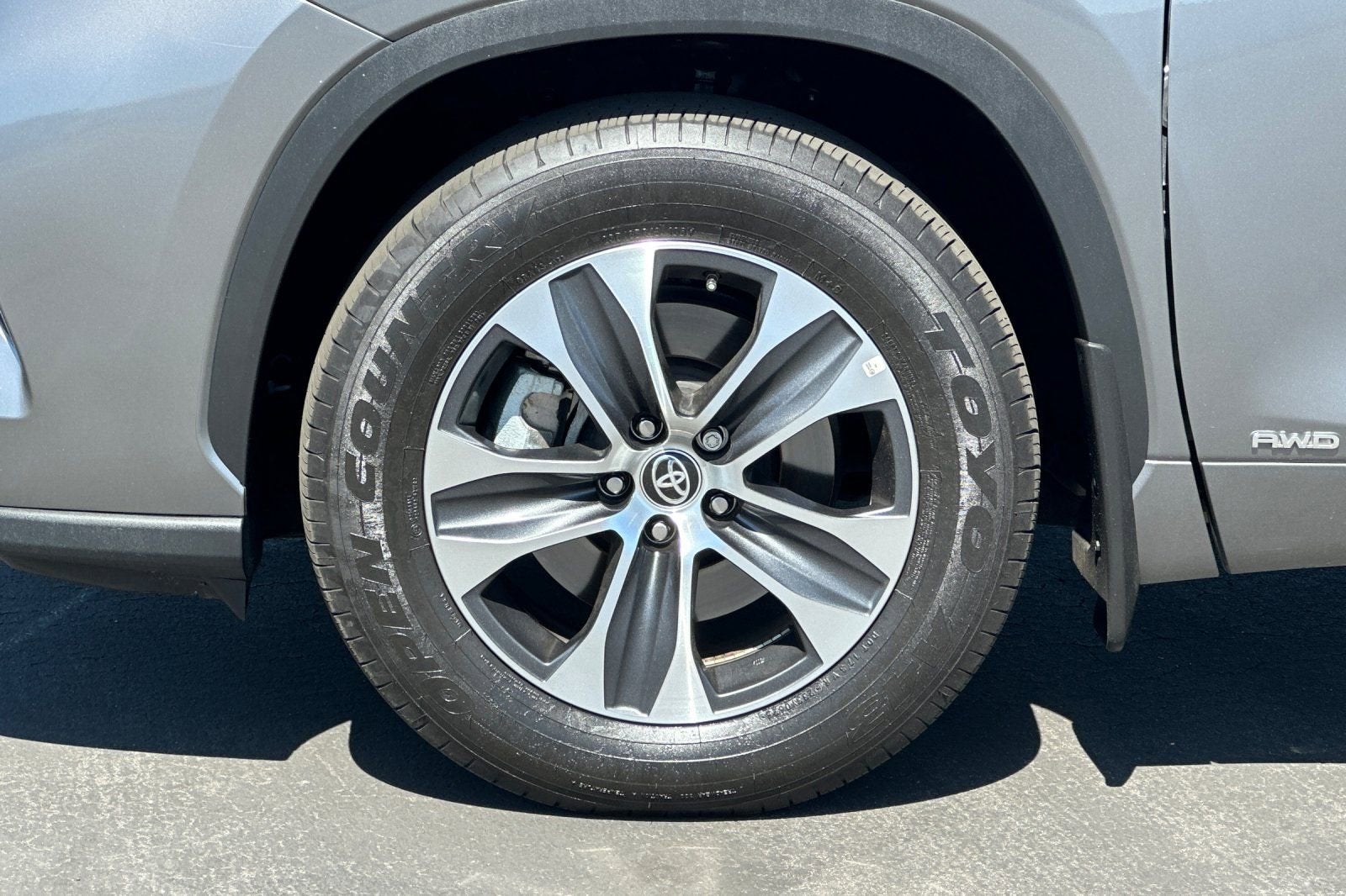 2025 Toyota Highlander Hybrid XLE