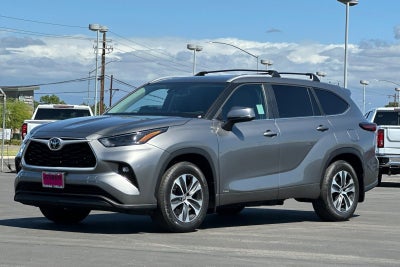 2025 Toyota Highlander Hybrid XLE