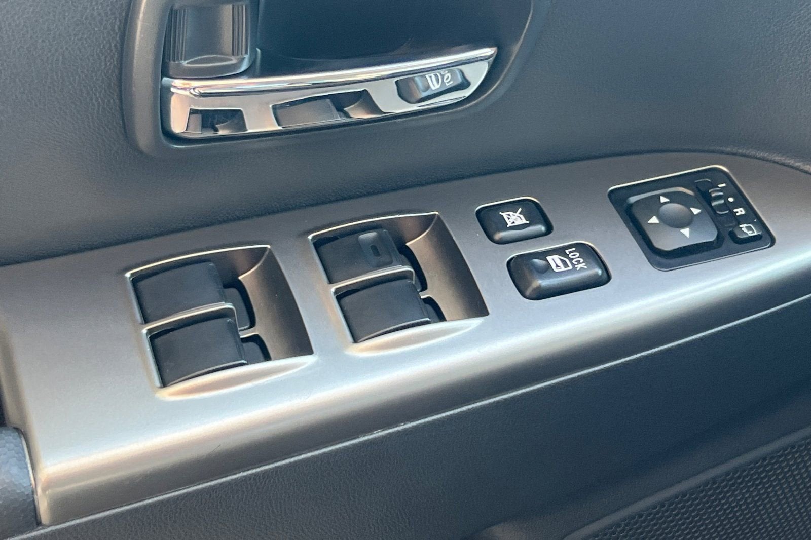 2025 Mitsubishi Outlander Sport S