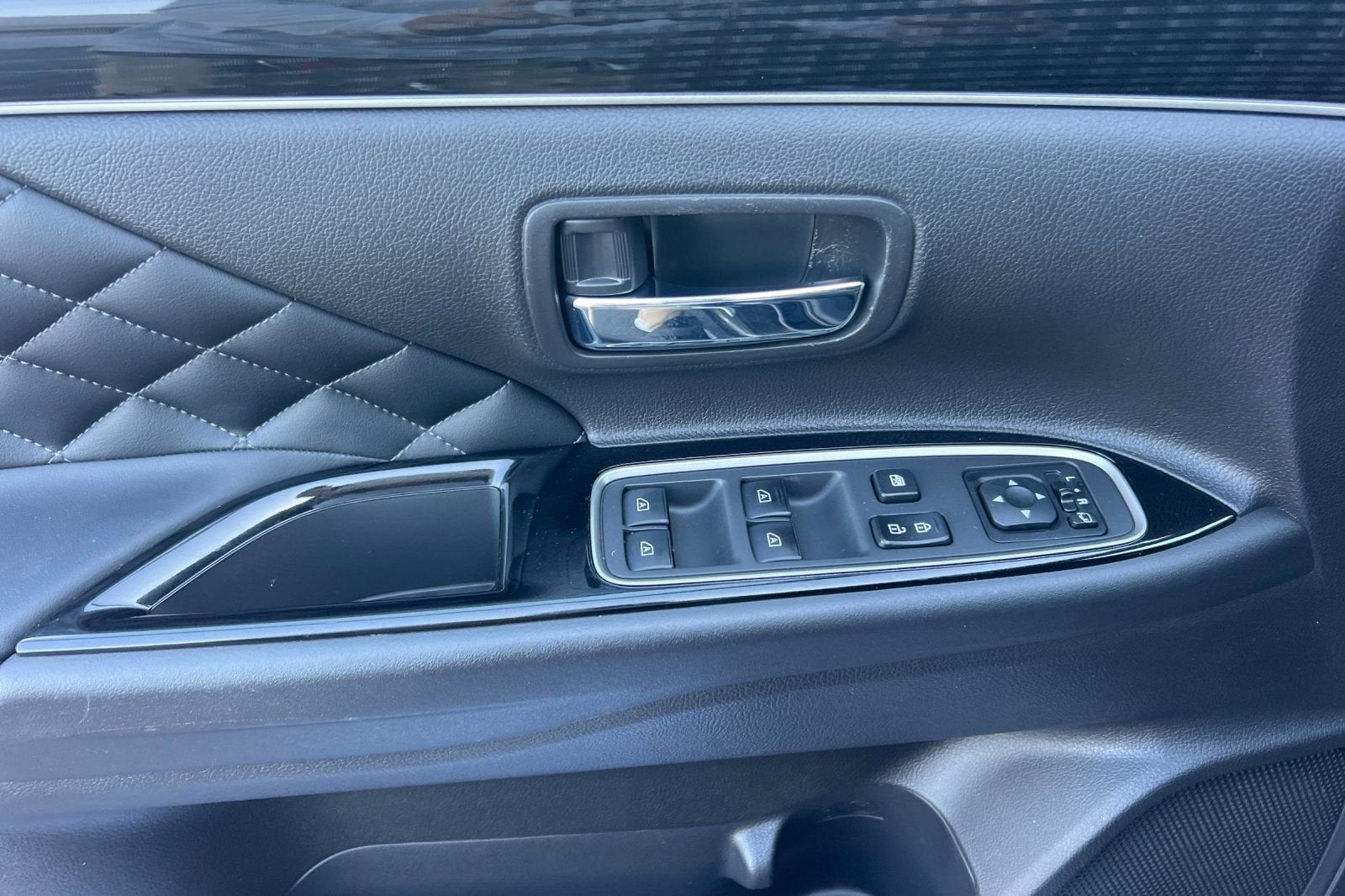 2022 Mitsubishi Outlander PHEV SEL