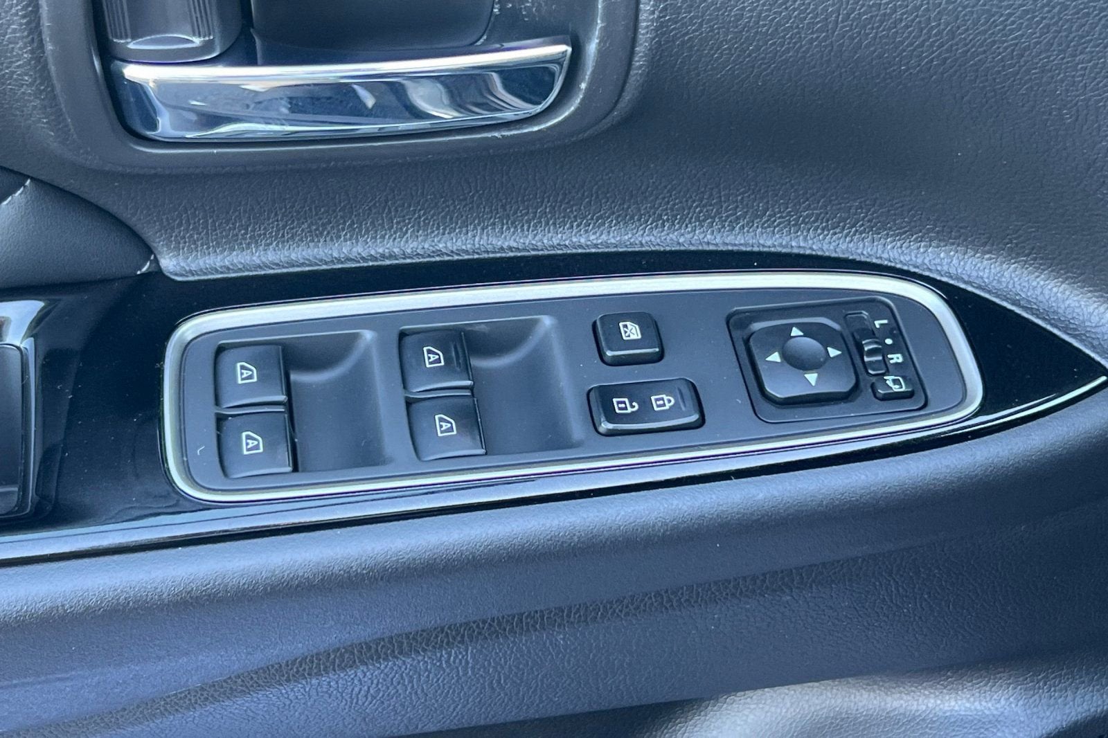 2022 Mitsubishi Outlander PHEV SEL