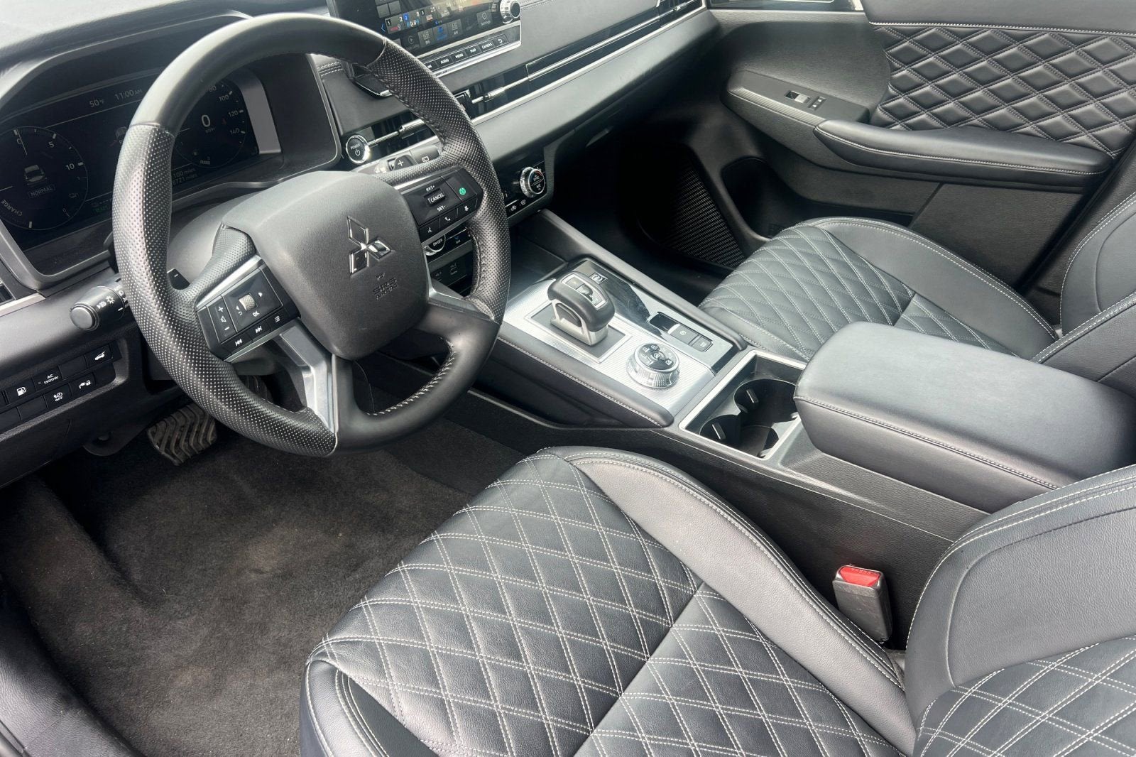 2024 Mitsubishi Outlander Plug-In Hybrid SEL