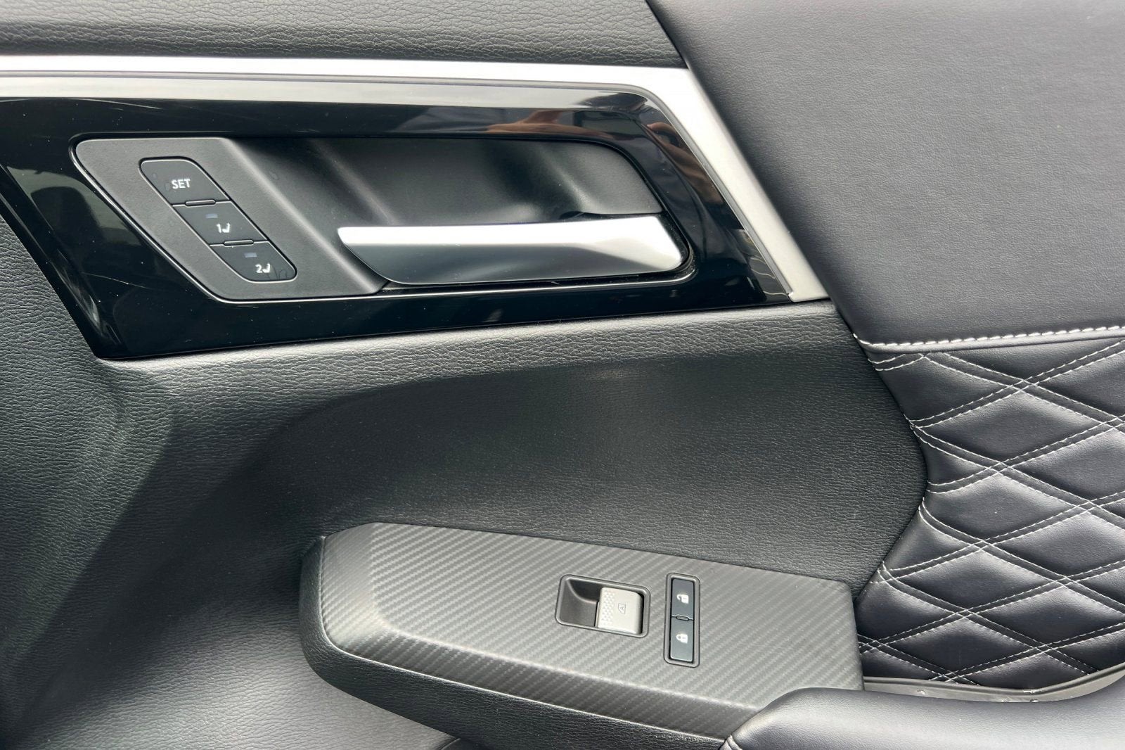 2024 Mitsubishi Outlander Plug-In Hybrid SEL