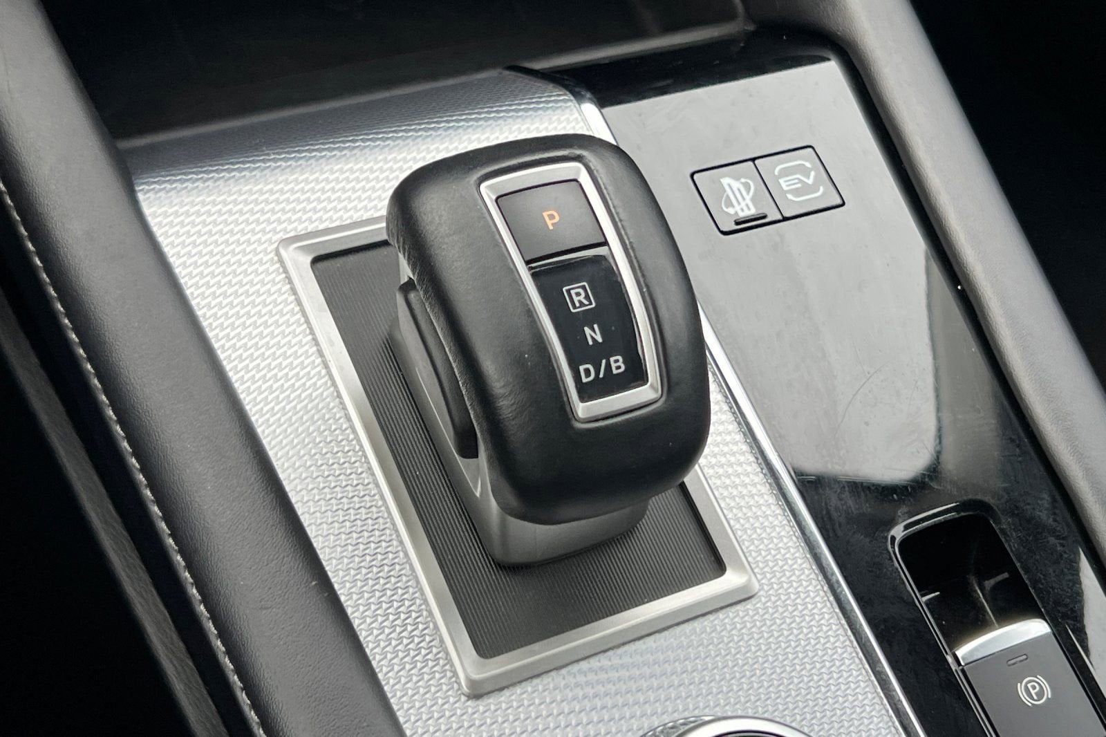 2024 Mitsubishi Outlander Plug-In Hybrid SEL