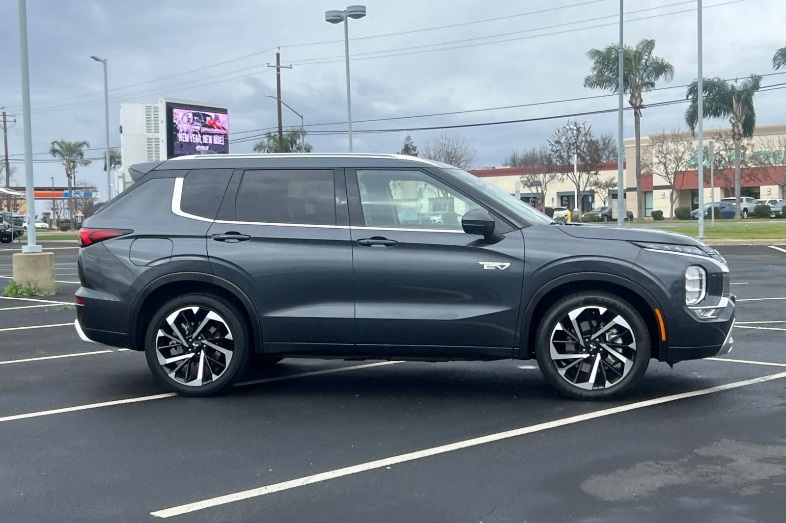 2024 Mitsubishi Outlander Plug-In Hybrid SEL