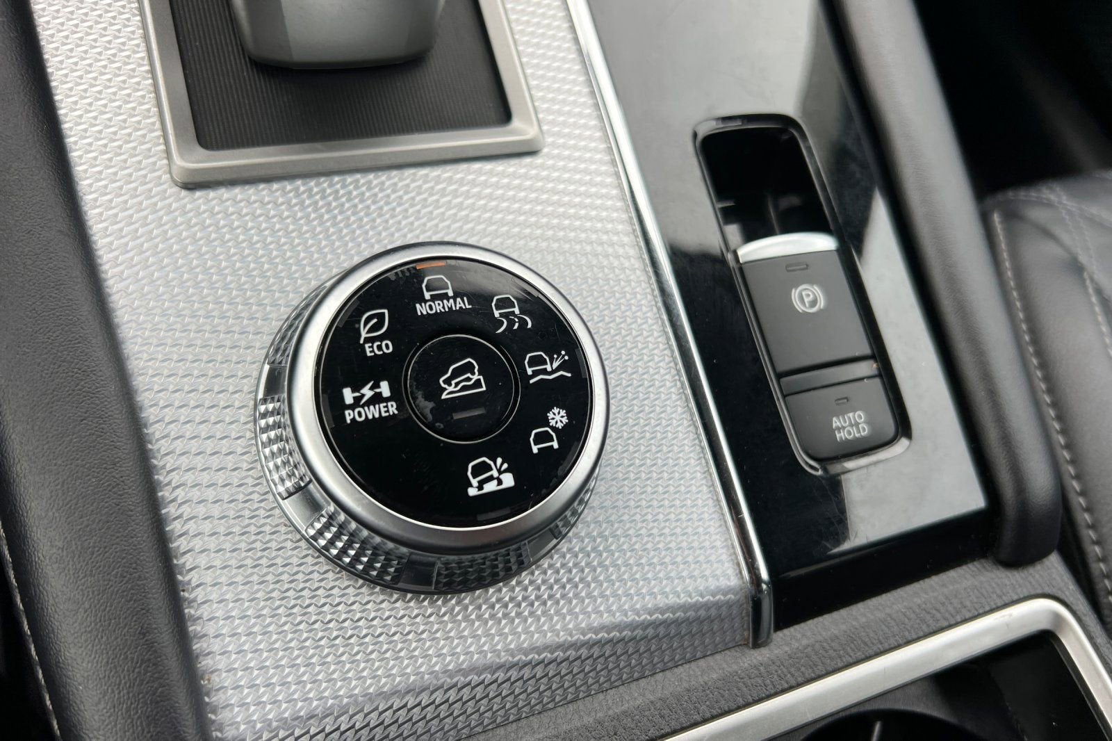 2024 Mitsubishi Outlander Plug-In Hybrid SEL