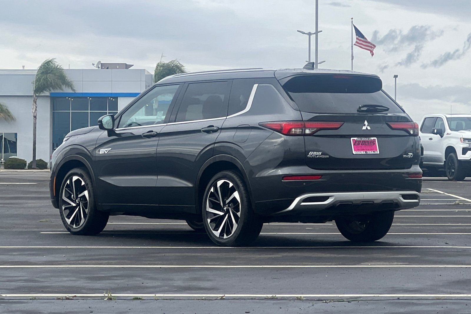 2024 Mitsubishi Outlander Plug-In Hybrid SEL