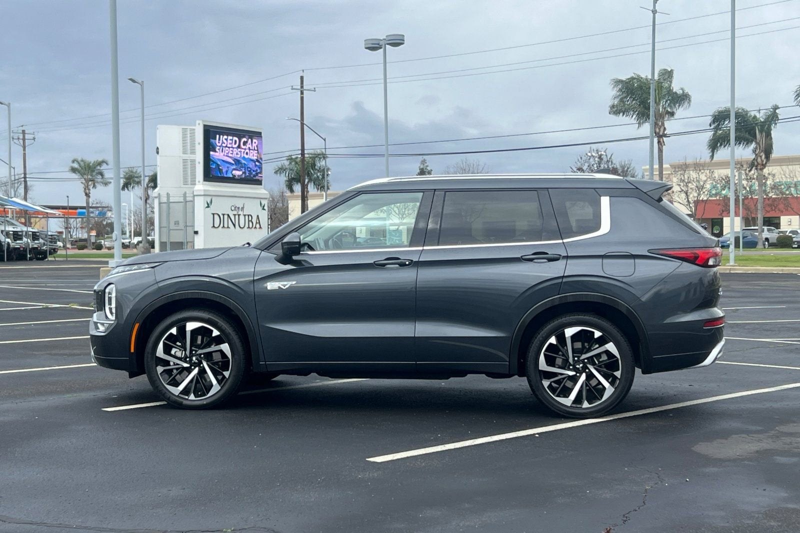 2024 Mitsubishi Outlander Plug-In Hybrid SEL