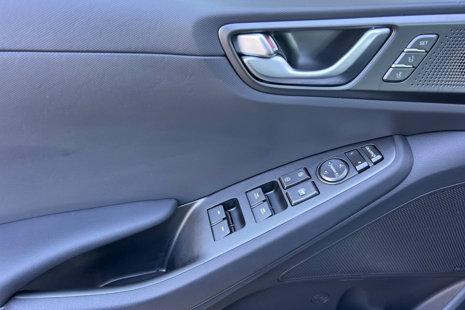 2022 Hyundai Ioniq Plug-In Hybrid Limited