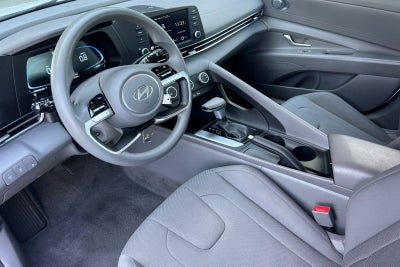 2024 Hyundai Elantra SE