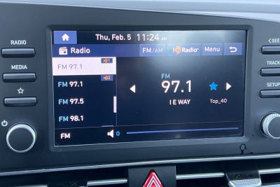 2024 Hyundai Elantra SE