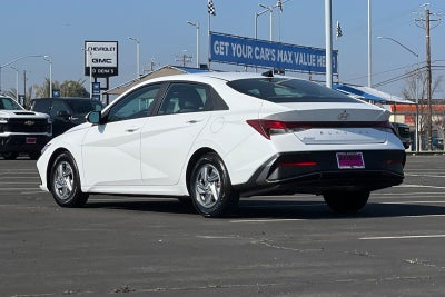 2024 Hyundai Elantra SE