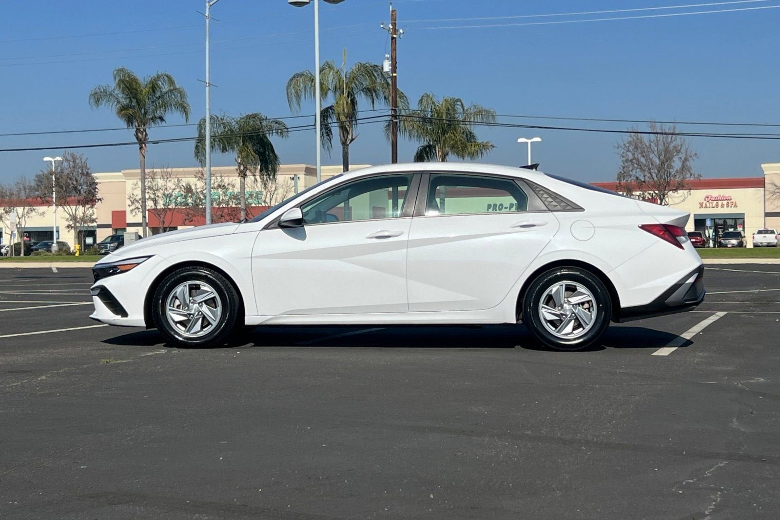 2024 Hyundai Elantra SE