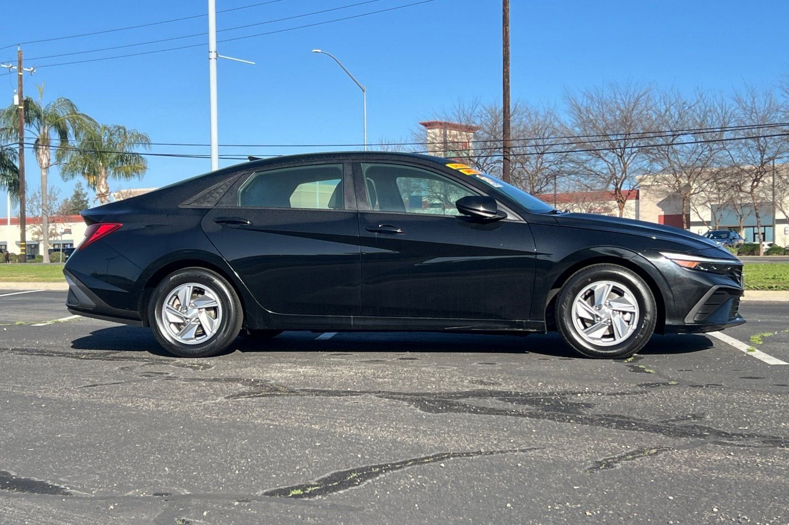 2024 Hyundai Elantra SE