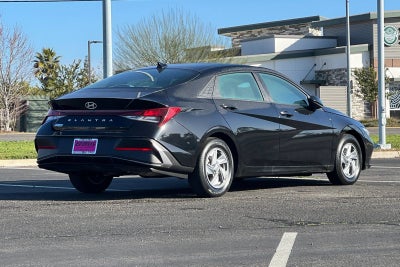 2024 Hyundai Elantra SE