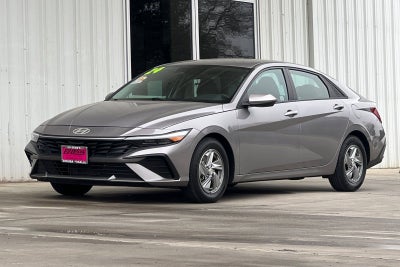 2024 Hyundai Elantra SE