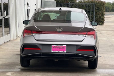 2024 Hyundai Elantra SE